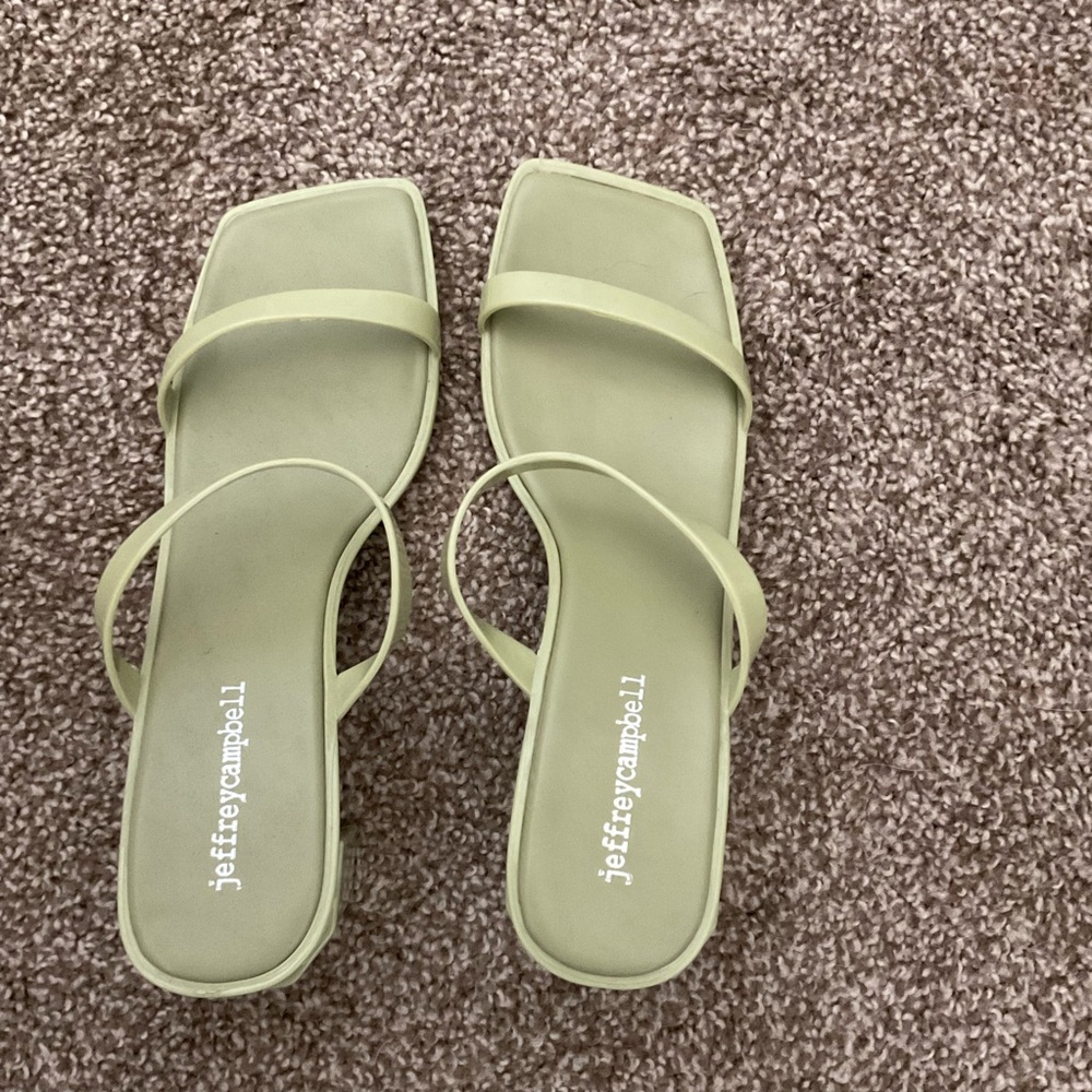 Jeffrey Campbell GREEN
Women's Jamm-3 Jelly Slide
Heeled Sandal US 8 EU38 - Picture 2 of 6